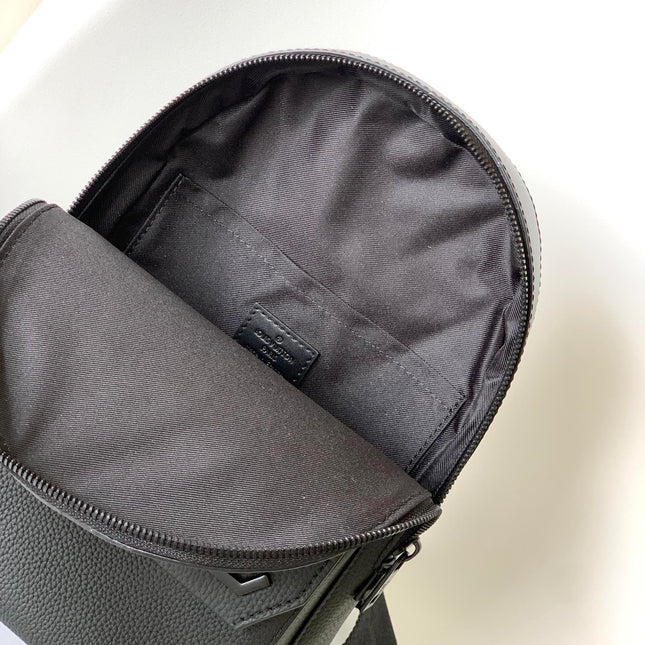 PILOT SLINGBAG 30 IN BLACK COWHIDE LEATHER