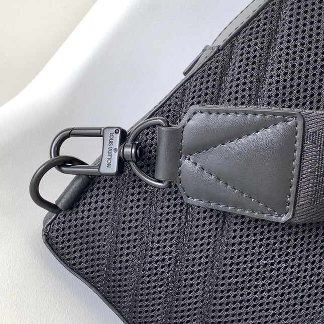PILOT SLINGBAG 30 IN BLACK COWHIDE LEATHER