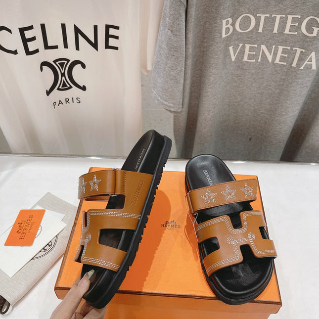 STAR-PATTERNED SANDAL BLACK AND CARAMEL CALFSKIN