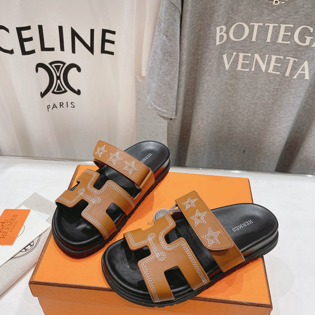 STAR-PATTERNED SANDAL BLACK AND CARAMEL CALFSKIN