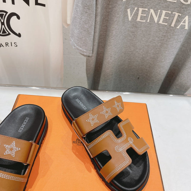 STAR-PATTERNED SANDAL BLACK AND CARAMEL CALFSKIN