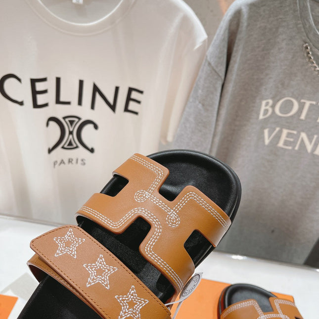 STAR-PATTERNED SANDAL BLACK AND CARAMEL CALFSKIN