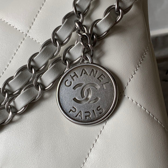 CC MEDIUM 37 HANDBAG IN WHITE SHINY CALFSKIN SILVER HARDWARE