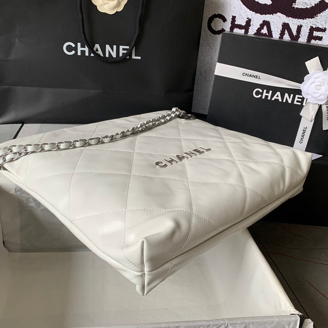 CC LARGE 42 HANDBAG IN WHITE SHINY CALFSKIN SILVER HARDWARE