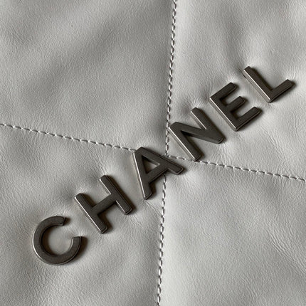 CC LARGE 42 HANDBAG IN WHITE SHINY CALFSKIN SILVER HARDWARE
