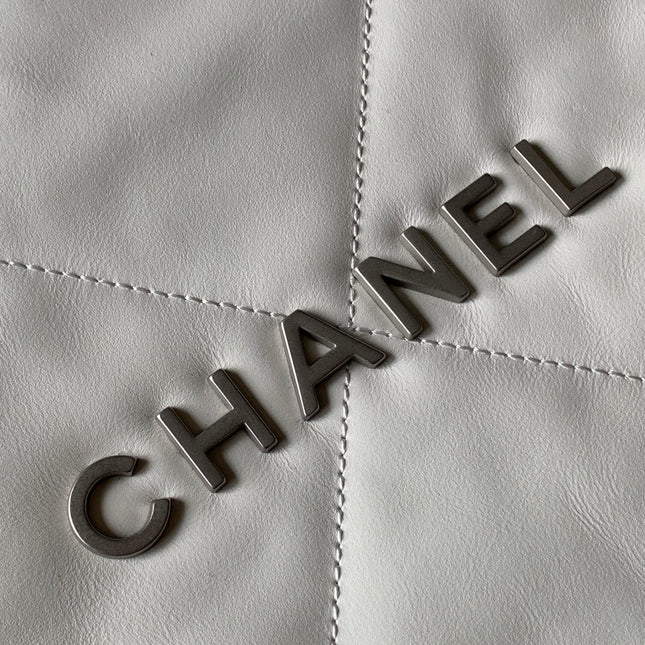 CC LARGE 42 HANDBAG IN WHITE SHINY CALFSKIN SILVER HARDWARE