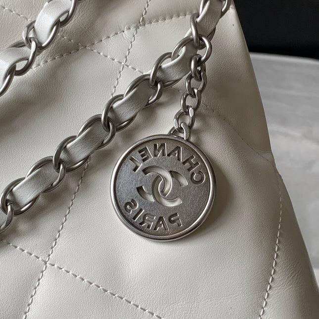 CC LARGE 42 HANDBAG IN WHITE SHINY CALFSKIN SILVER HARDWARE