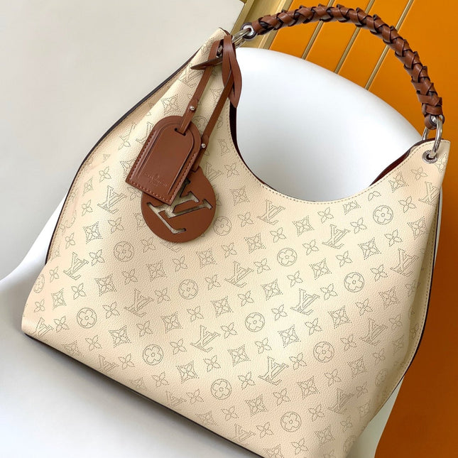 CARMEL HOBO BAG 40 IN CRÈME BEIGE MIHANA PERFORATED CALF LEATHER