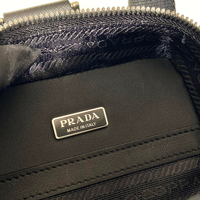 CHEST BAG 20 IN BLACK SAFFIANO LEATHER