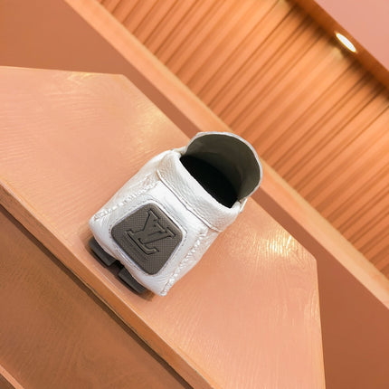 LV LOAFER IN WHITE EMBOSSED CALFSKIN