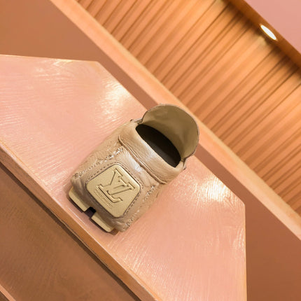 LV LOAFER IN CAMEL BROWN EMBOSSED CALFSKIN