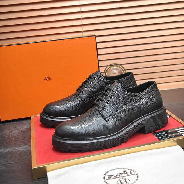 HM DANIEL TRAMPING SHOE BLACK GRAINDED CALFSKIN