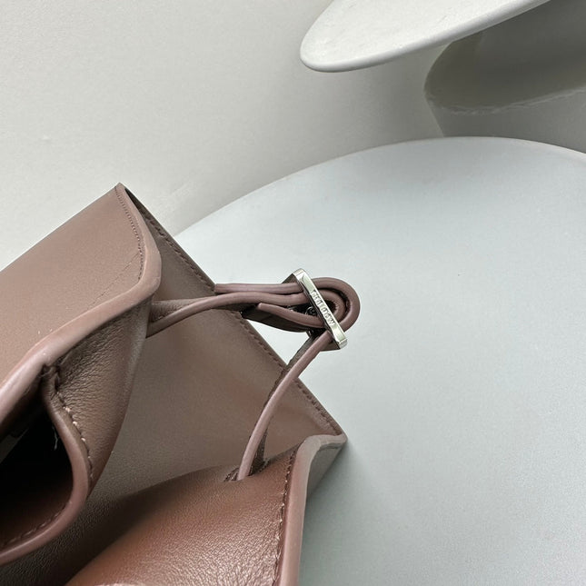 MINIMALIST STRUCTURED SILHOUETTE HANDBAG 32 IN MAUVE BROWN CALFSKIN