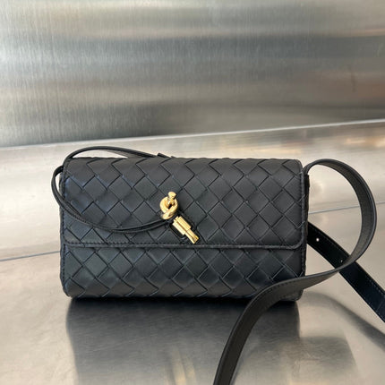 ANDIAMO 21 IN BLACK LAMBSKIN