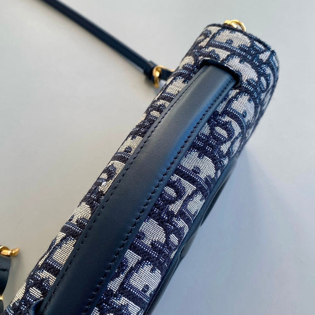 SIGNATURE CHAIN BAG 21 IN BLUE OBLIQUE JACQUARD