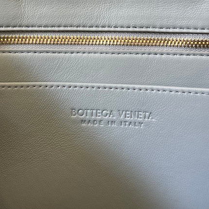 SMALL ANDIAMO 29 IN GREY LAMBSKIN