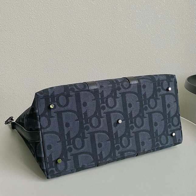 WEEKENDER 40 IN BLACK MAXI OBLIQUE JACQUARD