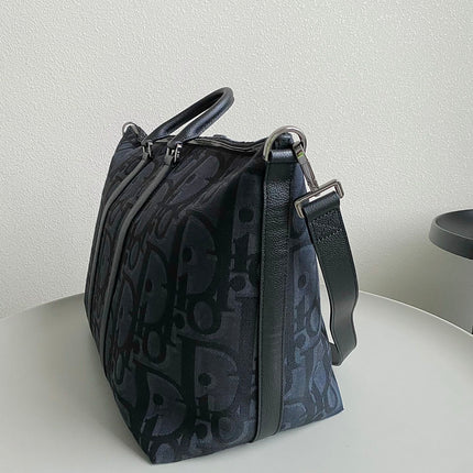 WEEKENDER 40 IN BLACK MAXI OBLIQUE JACQUARD