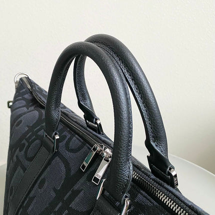 WEEKENDER 40 IN BLACK MAXI OBLIQUE JACQUARD