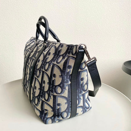WEEKENDER 40 IN BEIGE AND BLACK MAXI OBLIQUE JACQUARD