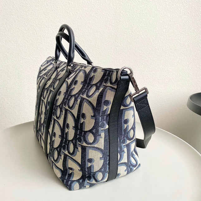 WEEKENDER 40 IN BEIGE AND BLACK MAXI OBLIQUE JACQUARD