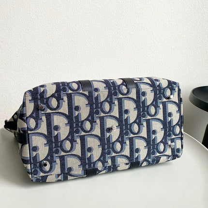 WEEKENDER 40 IN BEIGE AND BLACK MAXI OBLIQUE JACQUARD