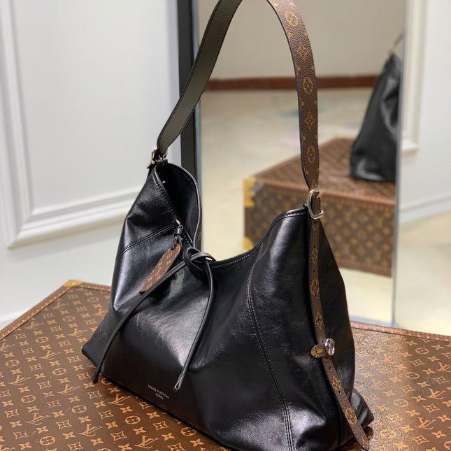 CARRYALL DARK 39 IN BLACK LAMBSKIN BROWN MONOGRAM TAG