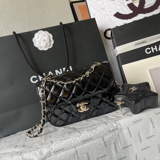 CC MINI 19 FLAP BAG IN GLOSSY BLACK METALLIC CALFSKIN