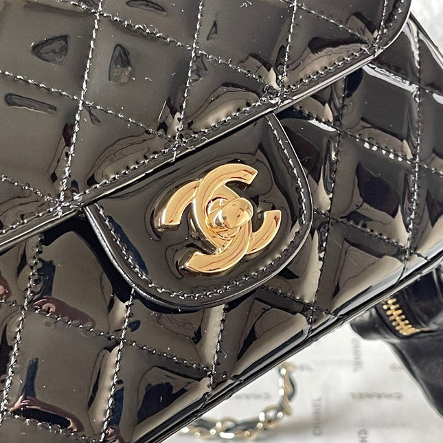CC MINI 19 FLAP BAG IN GLOSSY BLACK METALLIC CALFSKIN