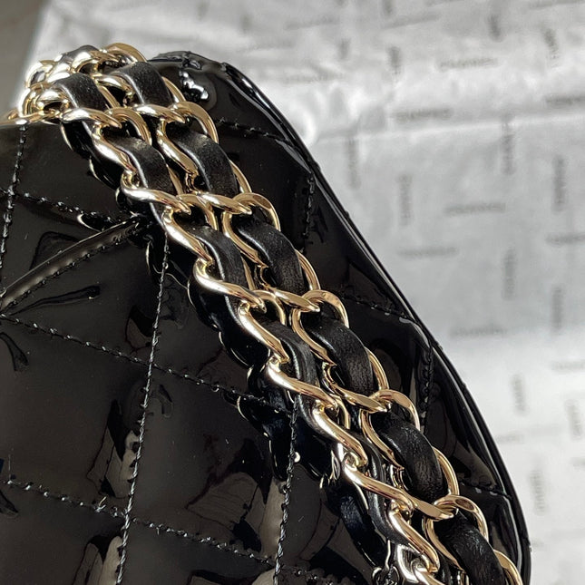 CC MINI 19 FLAP BAG IN GLOSSY BLACK METALLIC CALFSKIN