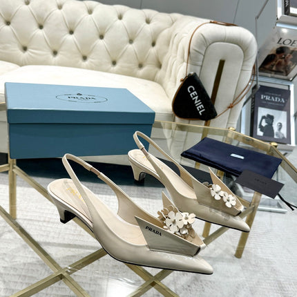 MEDIUM HEEL SLINGBACK ATTACHED CREATIVE FLOWERS IN BEIGE PATENT CALFSKIN