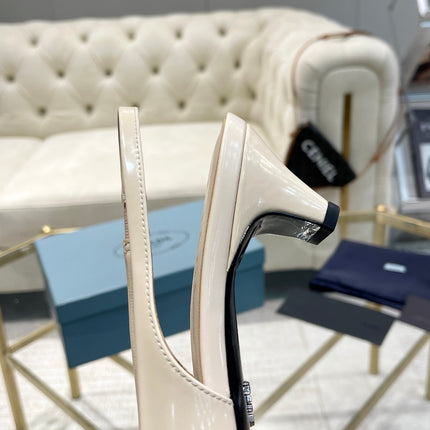 MEDIUM HEEL SLINGBACK ATTACHED CREATIVE FLOWERS IN BEIGE PATENT CALFSKIN