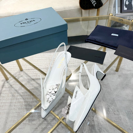 MEDIUM HEEL SLINGBACK ATTACHED CREATIVE FLOWERS IN WHITE PATENT CALFSKIN