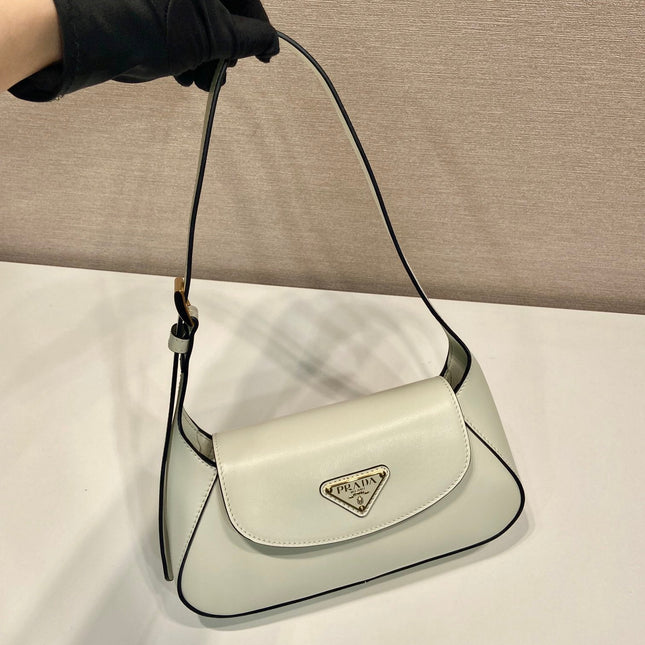FLAP BAG 25 IN WHITE SMOOTH CALFSKIN TRIANGLE LOGO