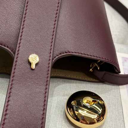 LOE MINI 19 PEBBLE BUCKET IN DARK BURGUNDY MELLOW CALFSKIN