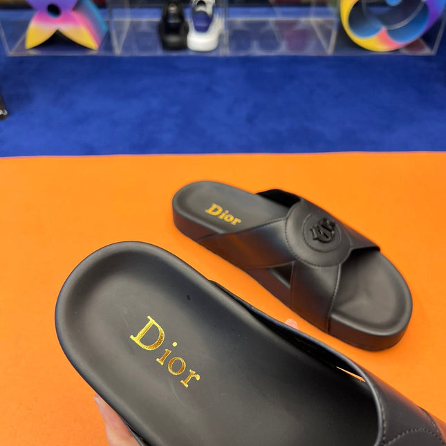 CD CIRCLE SLIPPER BLACK CALFSKIN
