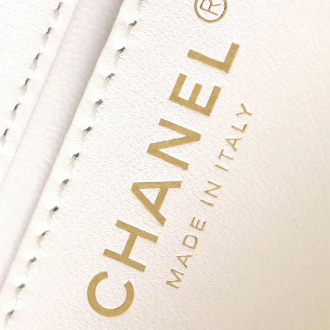 CHANEL 25S FLAP BAG 17 CM IN WHITE LAMBSKIN PEARL STRAP WITH GOLD HARDWARE