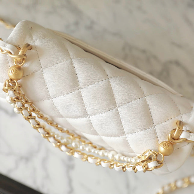 CHANEL 25S FLAP BAG 17 CM IN WHITE LAMBSKIN PEARL STRAP WITH GOLD HARDWARE