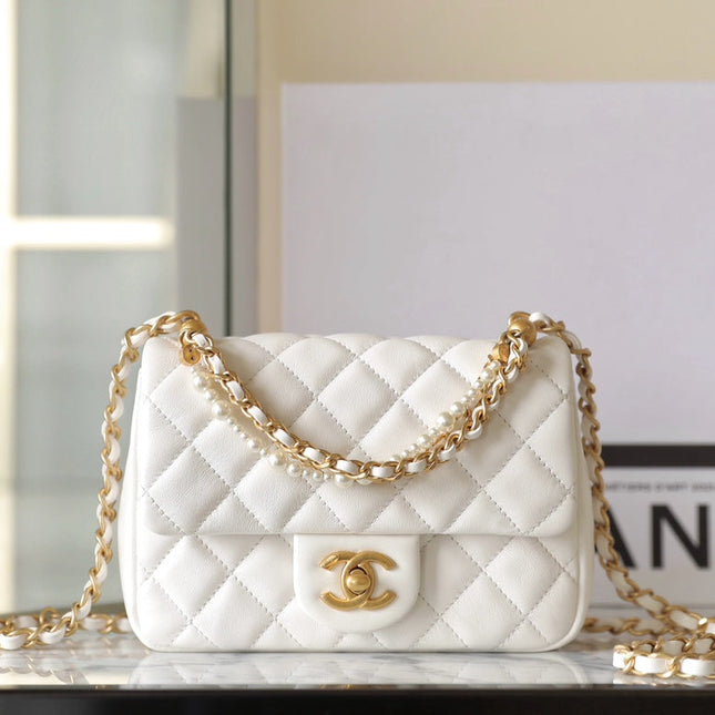 CHANEL 25S FLAP BAG 17 CM IN WHITE LAMBSKIN PEARL STRAP WITH GOLD HARDWARE
