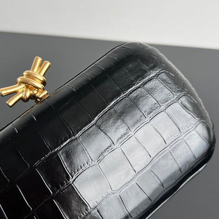 KNOT 19 IN BLACK CROCODILE PATTERN CALFSKIN
