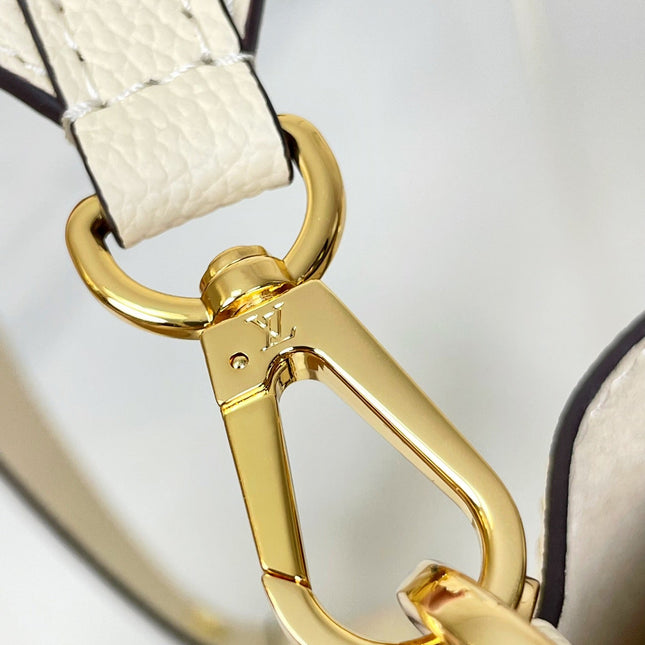 LOCK AND WALK 20 IN CREAM GRAINED CALFSKIN GOLD HARDWARE