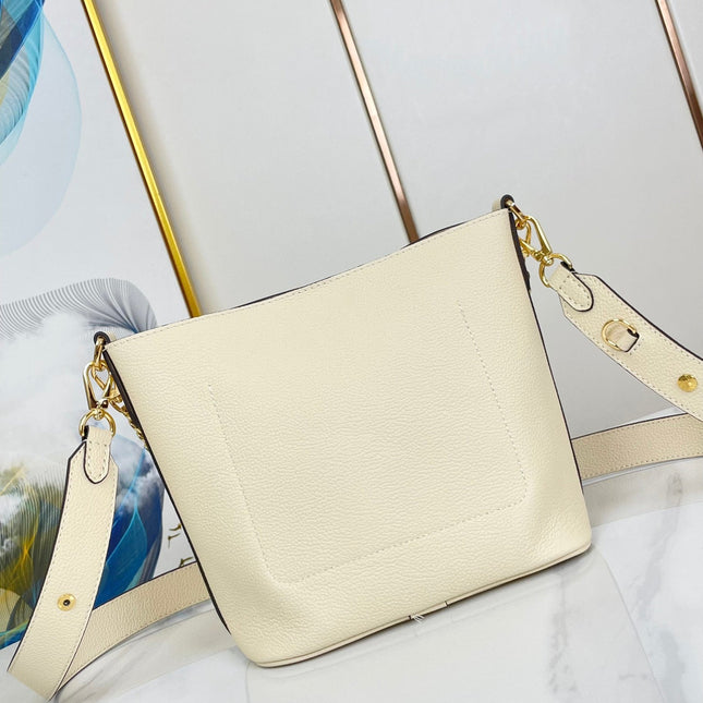 LOCK AND WALK 20 IN CREAM GRAINED CALFSKIN GOLD HARDWARE