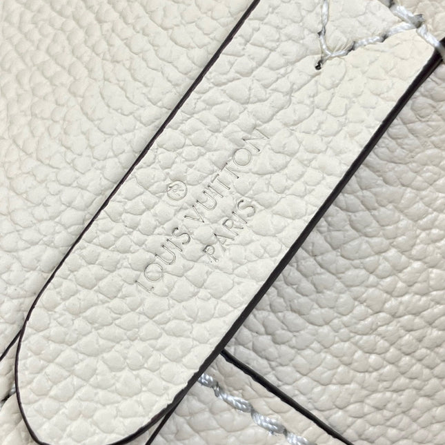 LOCK AND WALK 20 IN CREAM GRAINED CALFSKIN GOLD HARDWARE