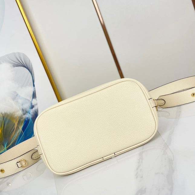 LOCK AND WALK 20 IN CREAM GRAINED CALFSKIN GOLD HARDWARE