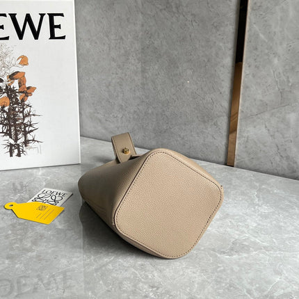 LOE MINI 19 PEBBLE BUCKET IN CAMEL BROWN MELLOW CALFSKIN