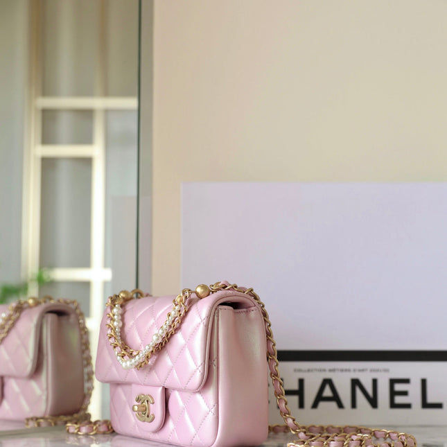 CHANEL 25S FLAP BAG 17 CM IN PEARL PINK LAMBSKIN WITH GOLD HARDWARE