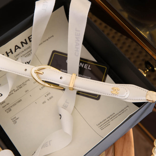 CC PEARL CHAIN BELT WITH GOLD HARDWARE AND WHITE CALFSKIN