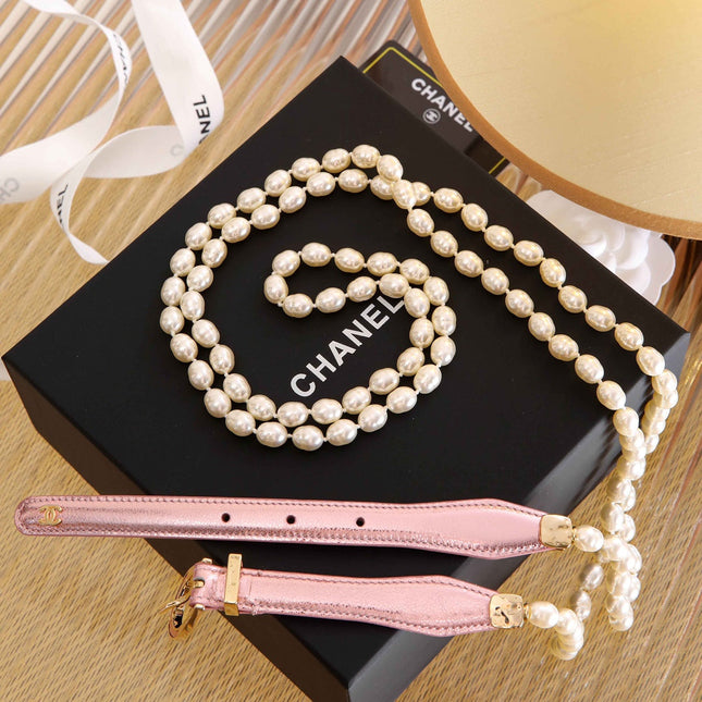 CC PEARL CHAIN BELT WITH GOLD HARDWARE AND LIGHT PINK CALFSKIN