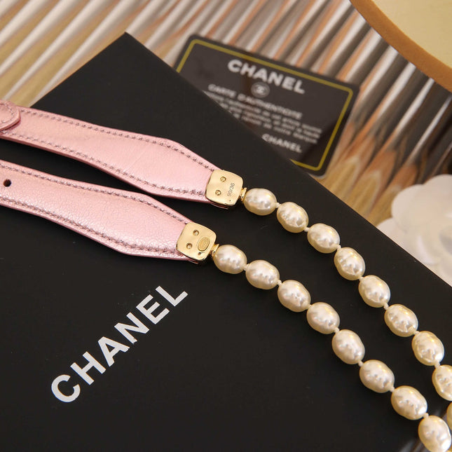 CC PEARL CHAIN BELT WITH GOLD HARDWARE AND LIGHT PINK CALFSKIN