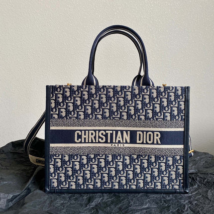 MEDIUM BOOK TOTE 36 BLUE OBLIQUE EMBROIDERY